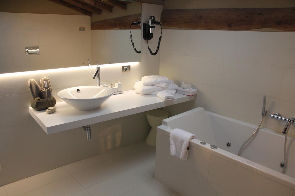 Damaranto Residenza E Cucina Bed & Breakfast Soave  Rom bilde
